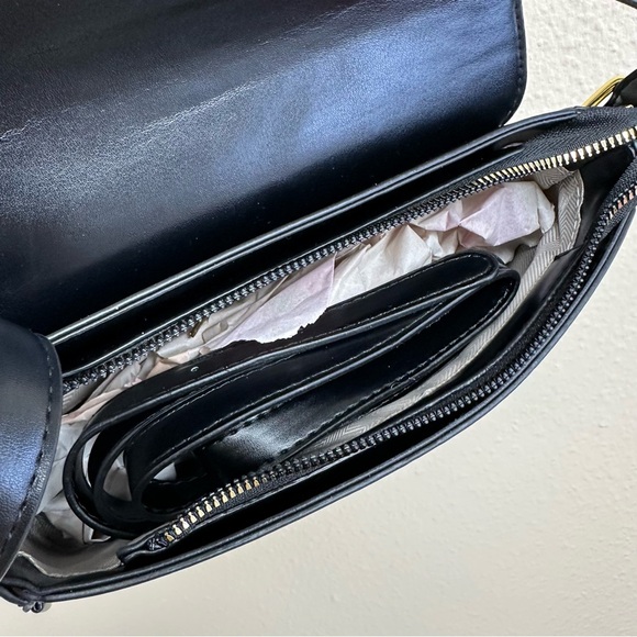 Black Saddle Everyday Shoulder Bag with 2 Straps - Picture 4 of 6